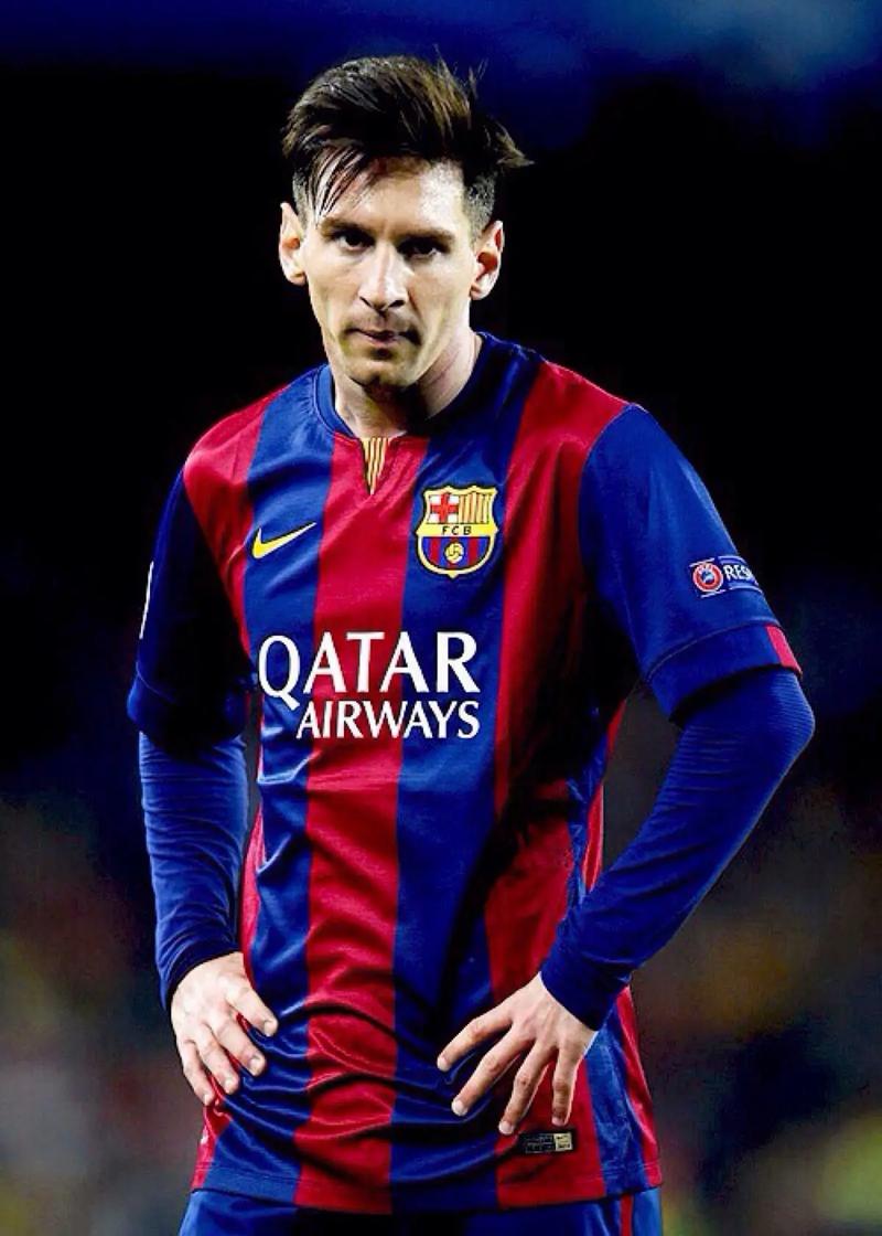 重庆两江新区十联屏打出多个宣传语，庆祝重庆铜梁龙冲超成功