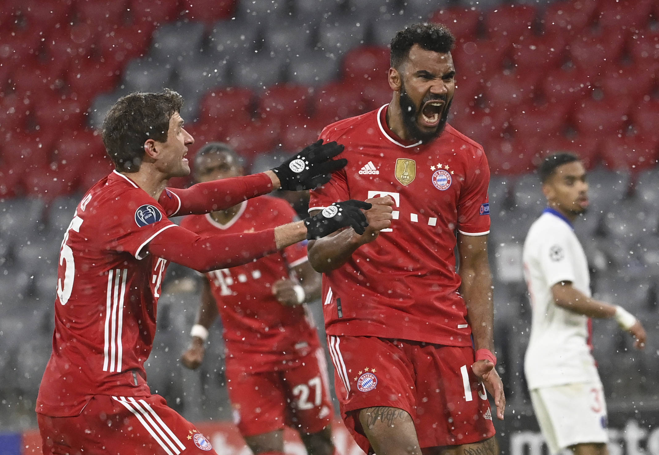 妻子祝贺塞鸟：无比骄傲，你就像一道光照亮了我们全家的生活