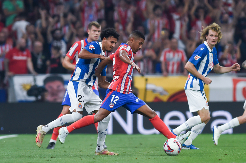 贝纳蒂亚：除了德布劳内，夏窗我们还联系过韦斯利-福法纳（贝纳蒂亚：今夏除德布劳内外，我们也与韦斯利-福法纳接触过）