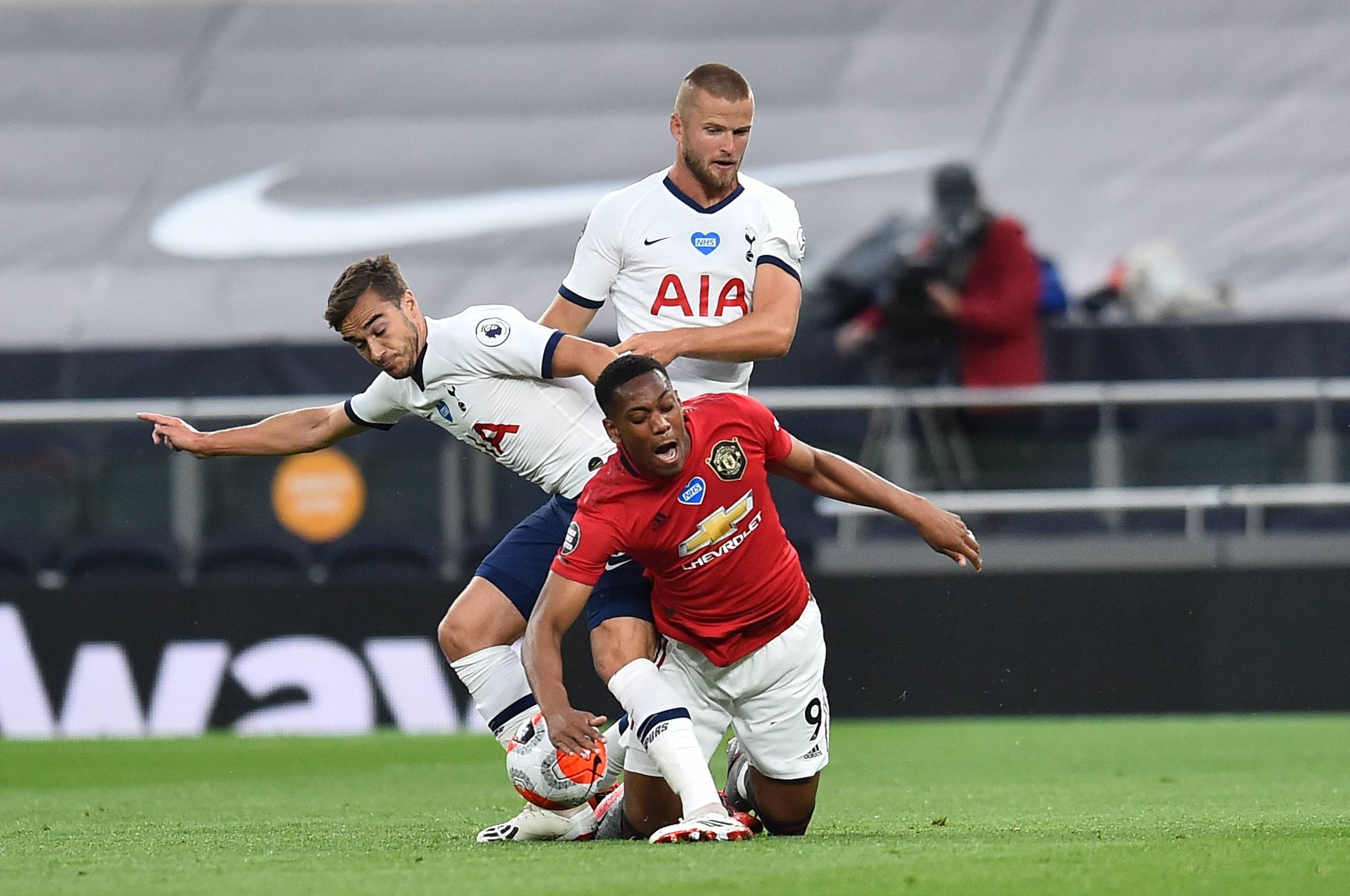 罗马诺：B费仍是沙特球队重要引援之一，但冬窗转会不现实（罗马诺：沙特球队仍将B费列为重点目标，冬窗转会基本无望）