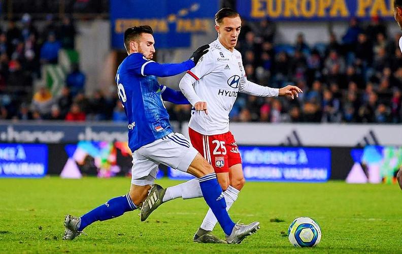 2025／26赛季英超：危矣！曼联下场对阵9连胜的维拉，四员大将缺席（英超25／26赛季：曼联告急！下轮迎九连胜维拉，四大主力缺阵）