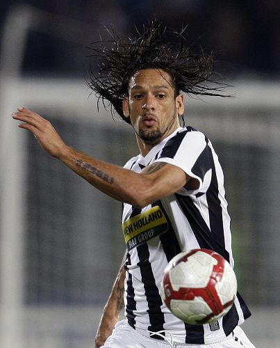 姆巴佩战旧主隔空施压 巴黎硬钢皇马挺进决赛（姆巴佩隔空向旧东家施压 巴黎强势抗衡皇马闯入决赛）