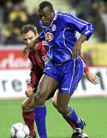 这队快攻效率高得离谱（这队的快攻效率爆表）