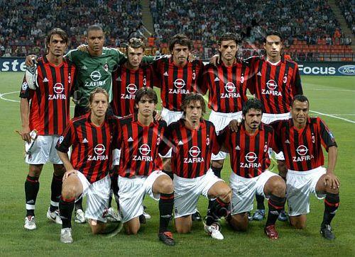 曼城传奇费尔南迪尼奥正式自宣退役，结束23年辉煌职业生涯（曼城名宿费尔南迪尼奥官宣挂靴，23年绿茵生涯谢幕）