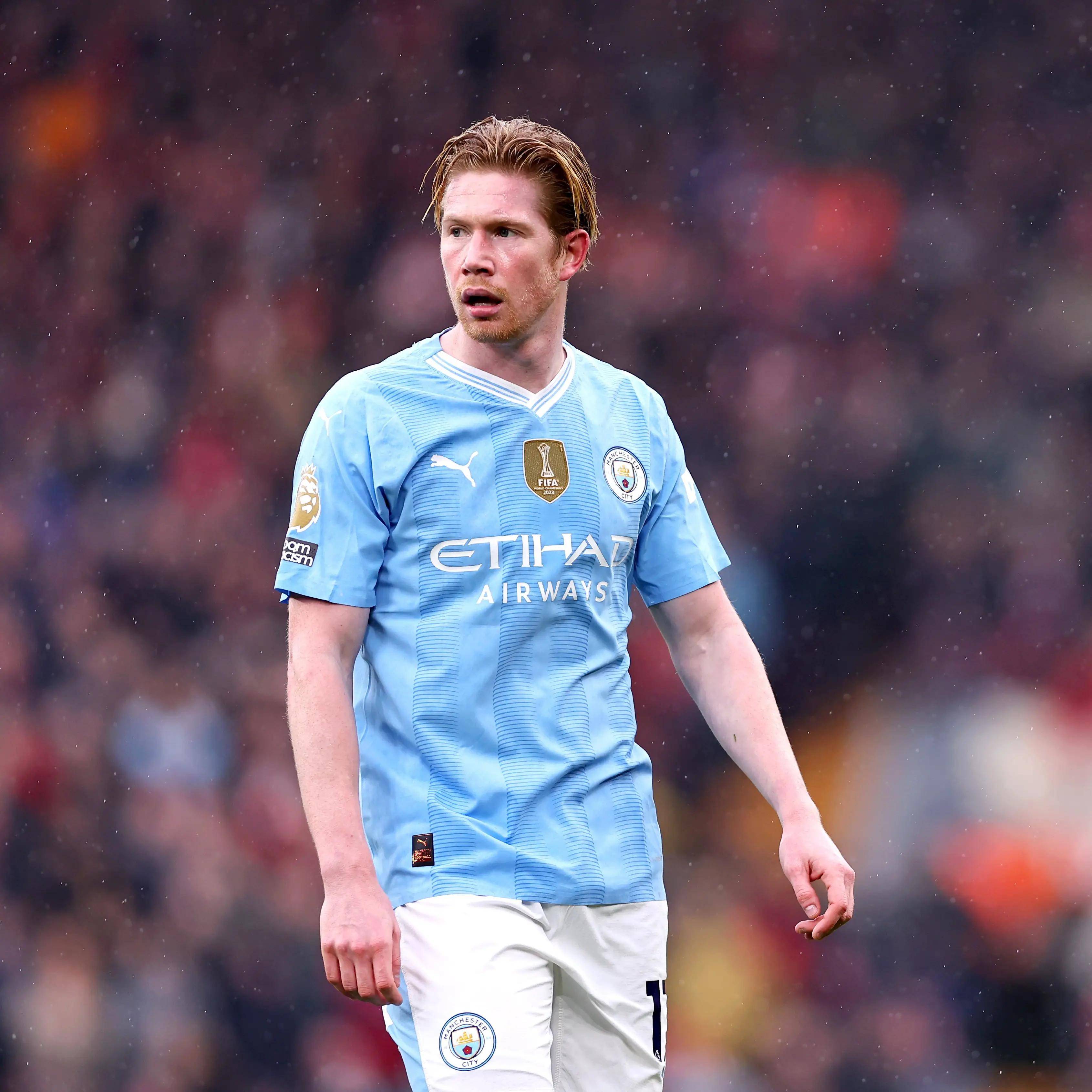 记者：除非大规模卖人，否则曼联不太可能继续追求多纳鲁马