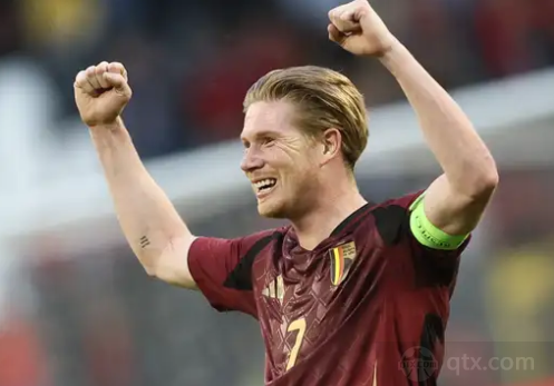 足球英超争冠形势复杂，六队仍有希望（英超冠军归属尚未明朗，六队依旧有望问鼎）