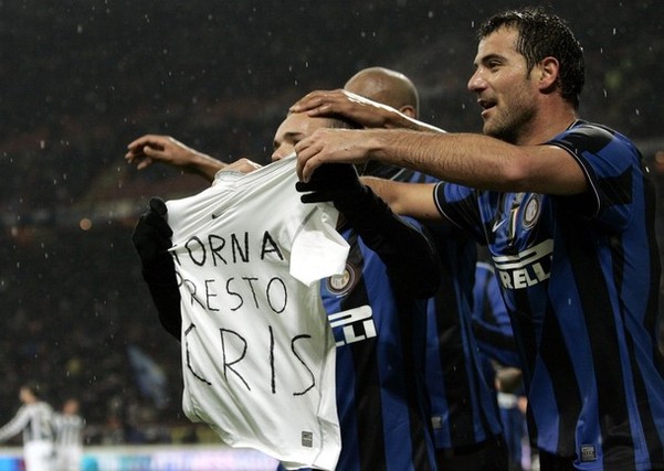 德甲强强对话引爆讨论（德甲巅峰对决引发热议）